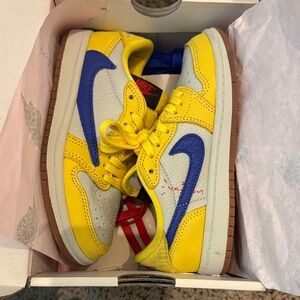 Travis Scott Nike Kids Sneakers in Yellow and Blue